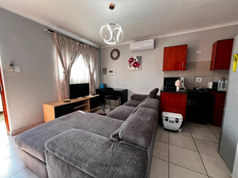 To Let 2 Bedroom Property for Rent in Waterval East North West